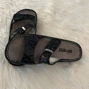 Algeria sandals size 39